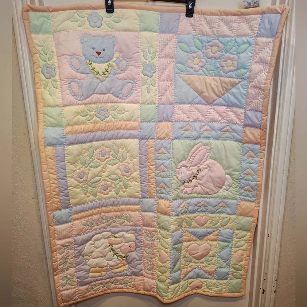 House Of Hatten Pastel Patchwork Animal Theme Baby Crib Quilt Vintage 80's/90's